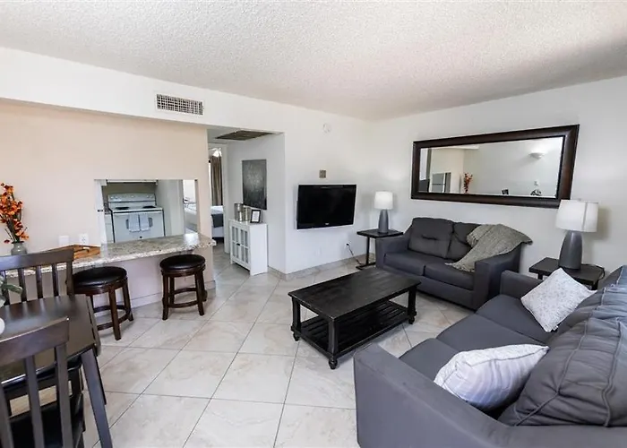 204 Fully Furnished 1br Suite-prime Location Apartment *